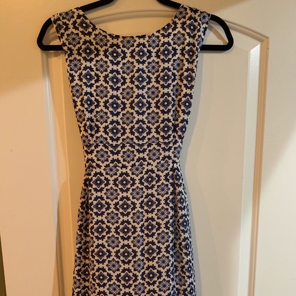 Cute sundress!